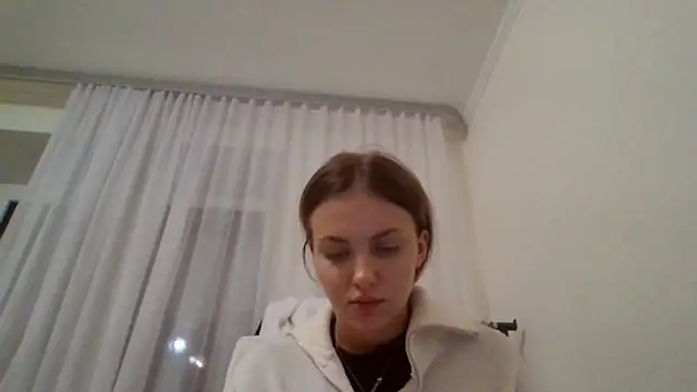 Snapshot of Sweety_Nika chatting on 01.12.25 Sweety Nika online show from 01.12.25
