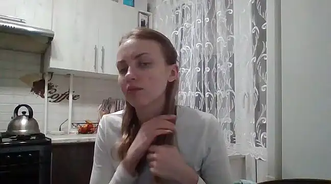 Snapshot of Sweety_Nika chatting on 02.14.25 Sweety Nika online show from 02.14.25