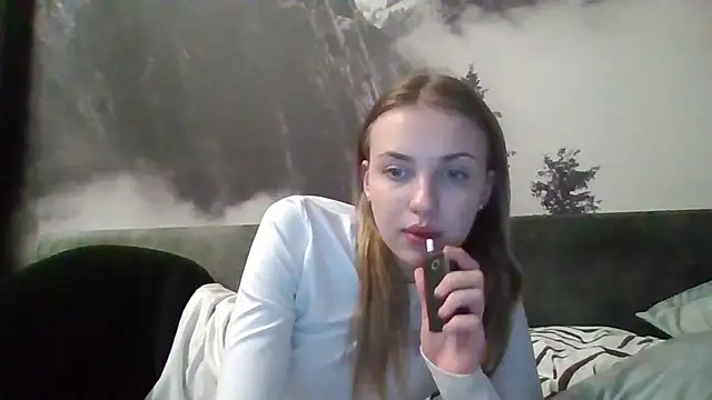 Snapshot of Sweety_Nika chatting on 03.17.25 Sweety Nika online show from 03.17.25