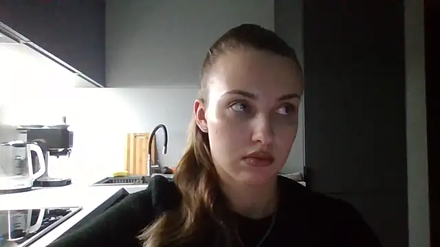 Snapshot of Sweety_Nika chatting on 10.22.25 Sweety Nika online show from 10.22.25