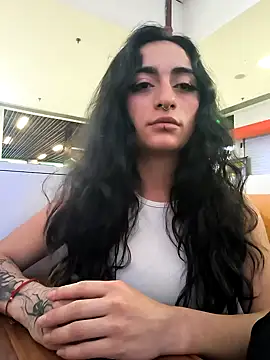 Lila Desiree online show from 11.06.25