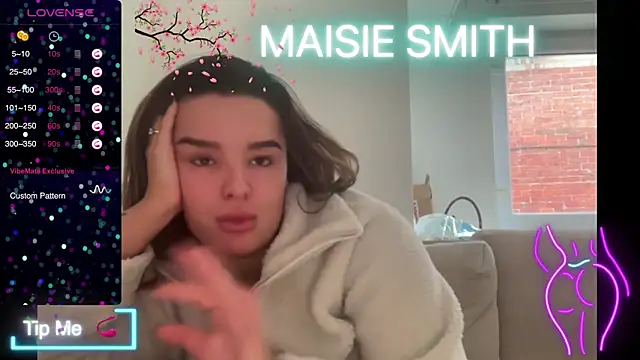 Snapshot of maisiesmithx chatting on 12.23.24 maisiesmithx online show from 12.23.24