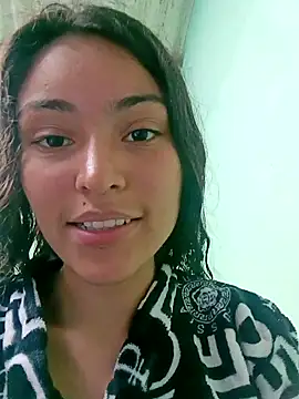 Snapshot of LolaBunnyAndBugsBunny chatting on 12.03.24 LolaBunnyAndBugsBunny online show from 12.03.24