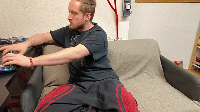 DrownMentallyyy online show from 02.18.25