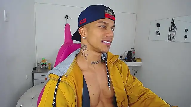 Leonard Price online show from 10.05.25