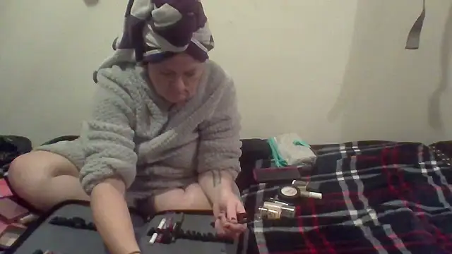 Snapshot of esadmisfit1 chatting on 02.08.25 esadmisfit1 online show from 02.08.25