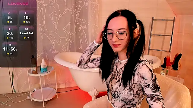 Snapshot of Dark_Lola_ chatting on 12.14.24 Dark Lola  online show from 12.14.24
