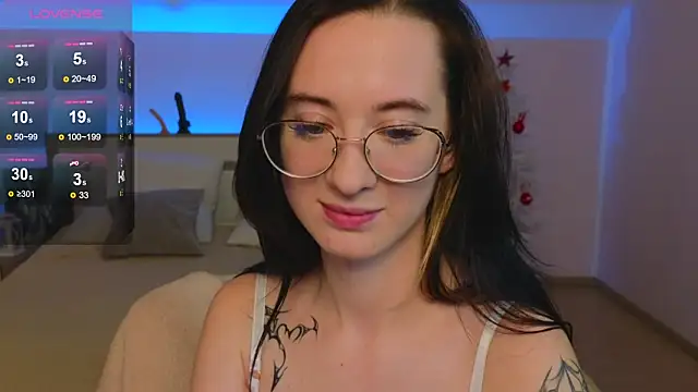 Snapshot of Dark_Lola_ chatting on 12.21.24 Dark Lola  online show from 12.21.24