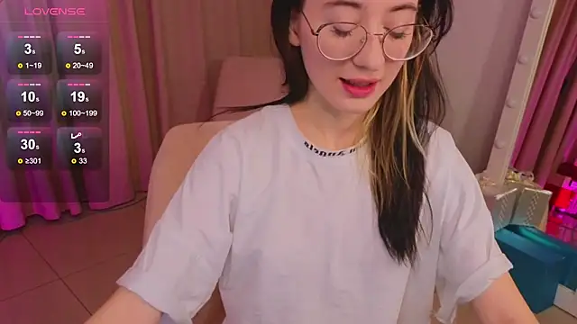 Snapshot of Dark_Lola_ chatting on 12.29.24 Dark Lola  online show from 12.29.24