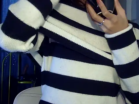 MAAYRA 09 online show from 11.18.25