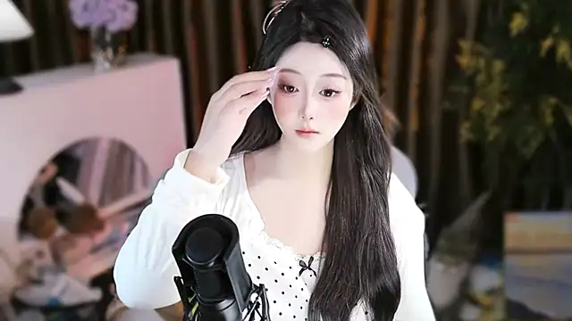 Arwyn-rr online show from 11.14.25