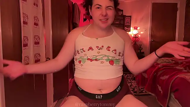 Snapshot of RaspberryTommyFTM chatting on 03.12.26 RaspberryTommyFTM online show from 03.12.26