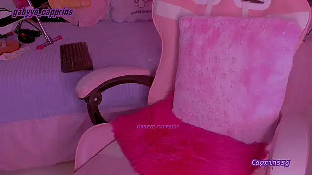 gabyye capprins online show from 12.19.25