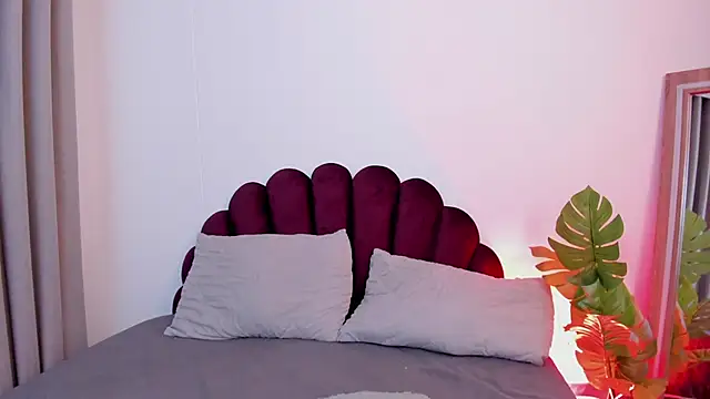 Snapshot of SweetGirl______ chatting on 04.16.26 SweetGirl online show from 04.16.26