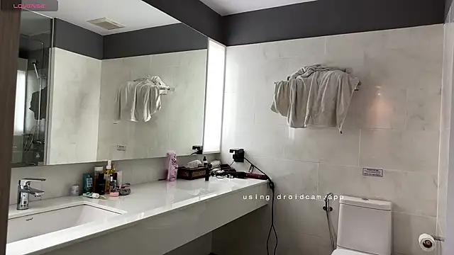 Snapshot of Alice1_secret chatting on 02.21.25 Alice1 secret online show from 02.21.25