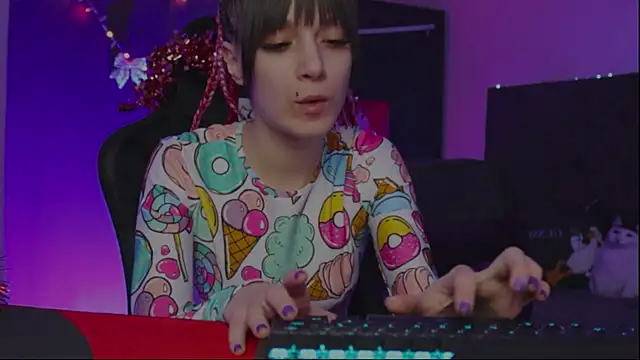 Kathleen Meow online show from 01.01.25