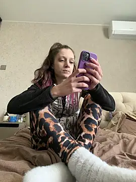 Kathleen Meow online show from 05.07.26