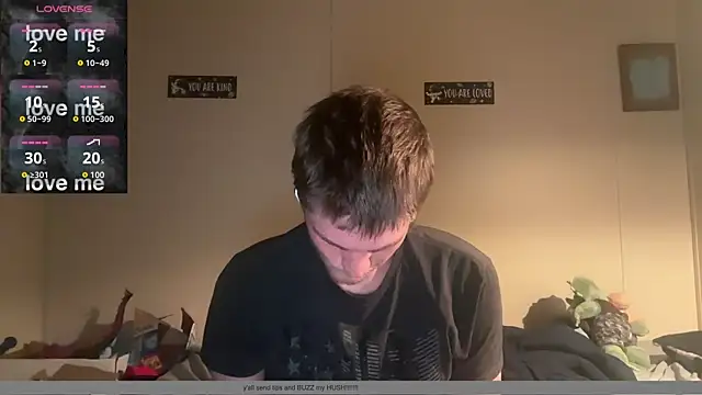 Snapshot of anomalies_ig chatting on 12.01.25 anomalies ig online show from 12.01.25