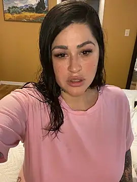 Snapshot of TexasTattooedHouseWife chatting on 02.24.25 TexasTattooedHouseWife online show from 02.24.25