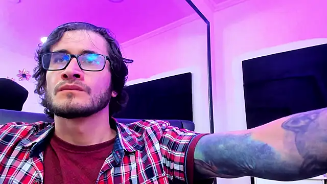 Loggan donnelly online show from 12.31.24