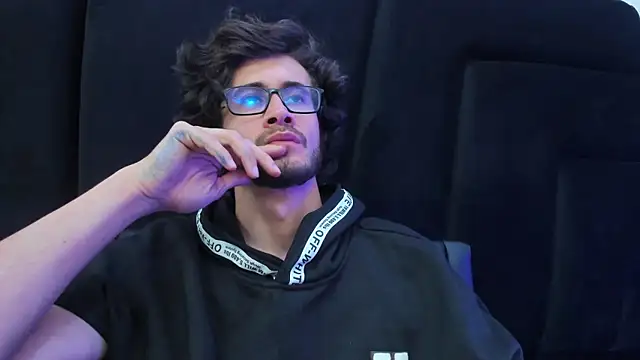 Loggan donnelly online show from 01.12.25