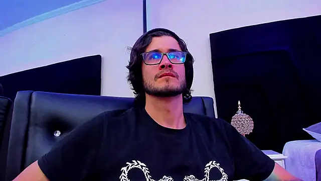 Loggan donnelly online show from 01.18.25