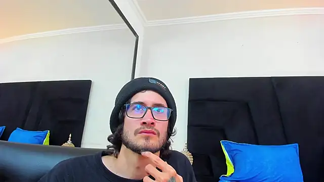 Loggan donnelly online show from 03.12.25