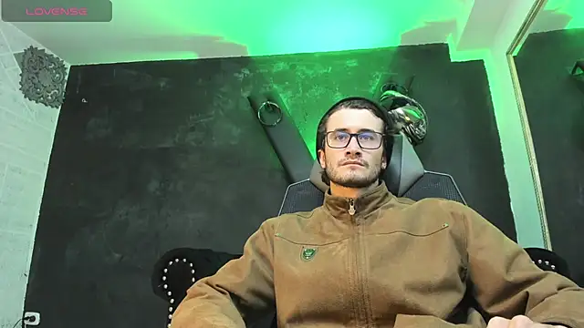 Loggan donnelly online show from 09.16.25