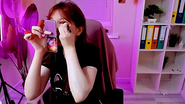 CarolGiggly online show from 12.15.25