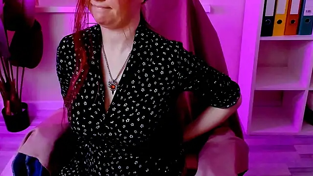 CarolGiggly online show from 12.21.25