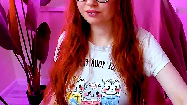 Snapshot of CarolGiggly chatting on 02.01.26 CarolGiggly online show from 02.01.26