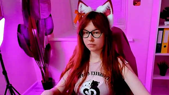 Snapshot of CarolGiggly chatting on 02.16.26 CarolGiggly online show from 02.16.26