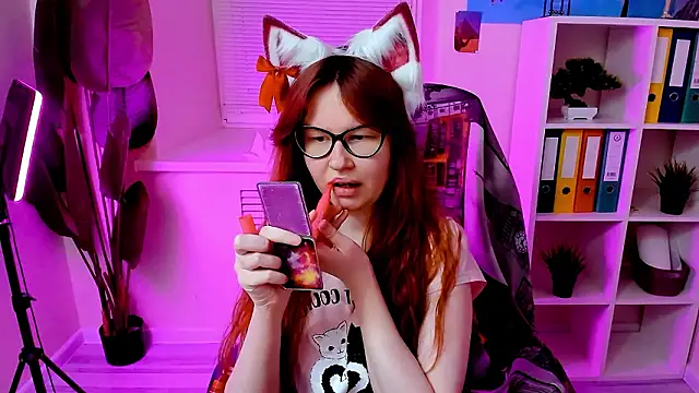 Snapshot of CarolGiggly chatting on 02.19.26 CarolGiggly online show from 02.19.26