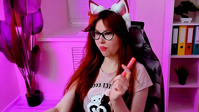 Snapshot of CarolGiggly chatting on 02.19.26 CarolGiggly online show from 02.19.26