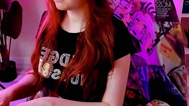 Snapshot of CarolGiggly chatting on 02.22.26 CarolGiggly online show from 02.22.26