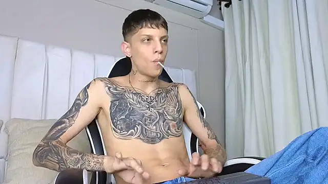 Snapshot of Adam_hard_ chatting on 09.10.25 Adam hard  online show from 09.10.25