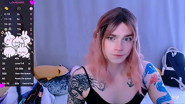 Snapshot of Alice_Hells chatting on 06.11.26 Alice Hells online show from 06.11.26