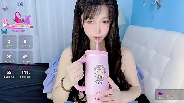 Snapshot of -Wendy__ chatting on 06.07.26 -Wendy online show from 06.07.26