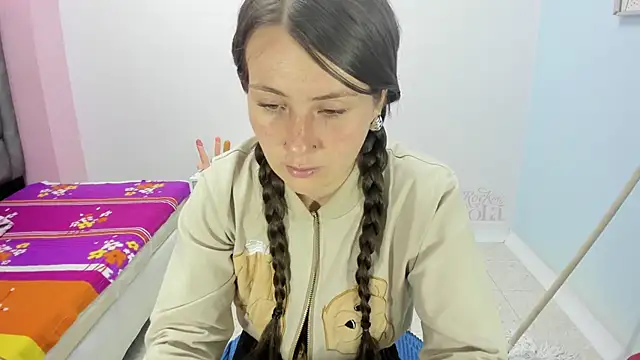 lauren rios7 online show from 10.18.25