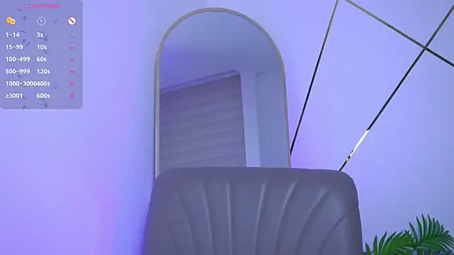 Snapshot of b3llaspringg chatting on 09.19.25 b3llaspringg online show from 09.19.25