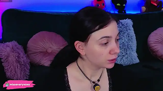 AveryWillow online show from 04.05.26