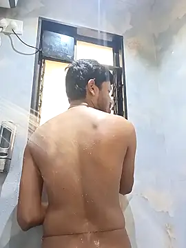 Snapshot of skinnyyyyyyyyy chatting on 10.29.25 skinnyyyyyyyyy online show from 10.29.25