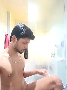 Snapshot of skinnyyyyyyyyy chatting on 12.21.25 skinnyyyyyyyyy online show from 12.21.25