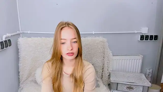 Snapshot of LilaGold chatting on 11.02.25 LilaGold online show from 11.02.25