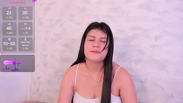 Elalove  online show from 10.30.25