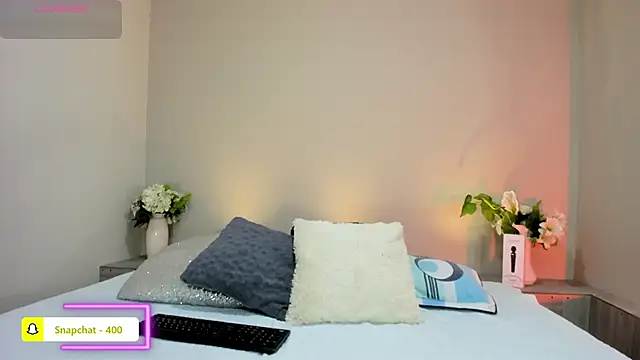 naomiii   online show from 04.17.26