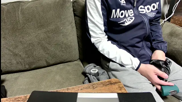 Snapshot of tuki_fu chatting on 02.15.25 tuki fu online show from 02.15.25