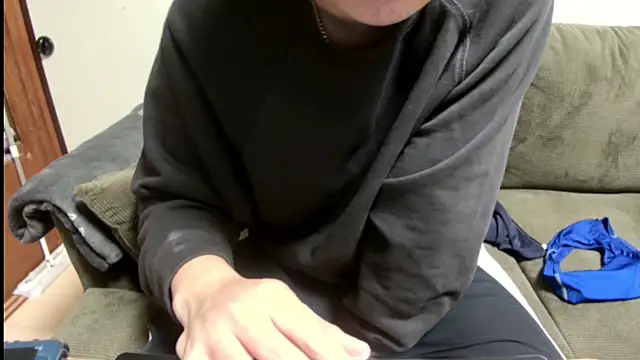 Snapshot of tuki_fu chatting on 02.23.25 tuki fu online show from 02.23.25