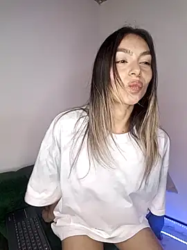 Snapshot of Karolgood3 chatting on 09.20.25 Karolgood3 online show from 09.20.25