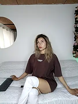 Karolgood3 online show from 12.04.25